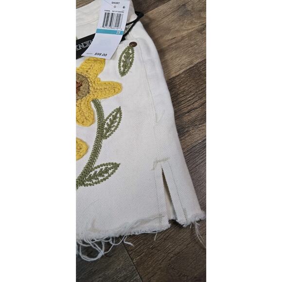 Blank NYC The Reeve Sunflower Floral Embroidered White Denim Shorts 27 New w Tag - Picture 14 of 14